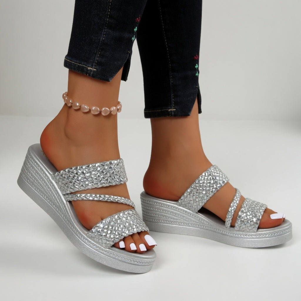 Nori — Bunte, geflochtene Keil-Mule für einen leichten Sommerlook